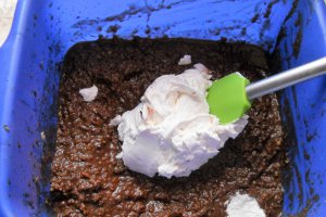 Desert rulouri cu crema de naut