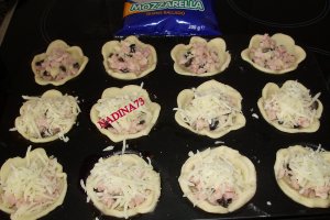 Tarte cu sunca si mozzarella