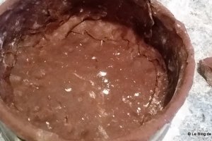 Desert pasca cu ciocolata, nuci si alune