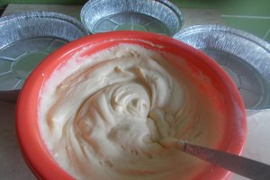 Desert pascuta cu smantana si aluat fraged