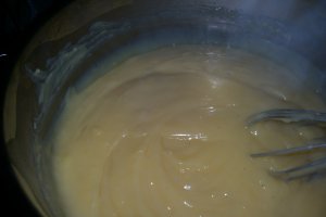 Eclere cu glazura de ciocolata amaruie