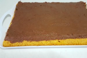 Desert prajitura cu crema de biscuiti