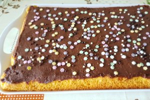 Desert prajitura cu crema de biscuiti