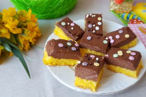 Desert prajitura cu crema de biscuiti