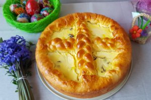 Desert pasca cu aluat de cozonac