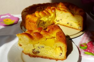 Desert pasca cu aluat de cozonac