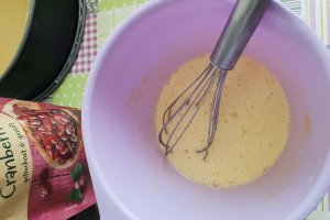 Desert pasca cu aluat fraged si merisoare