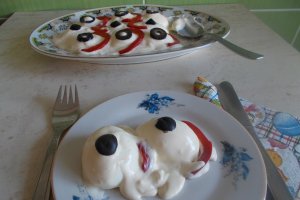 Aperitiv oua umplute cu branza de burduf, in sos de maioneza