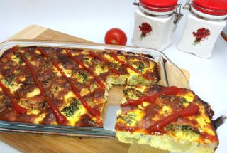 Budinca de broccoli cu piept de pui