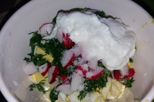 Salata de oua fierte cu ceapa si marar