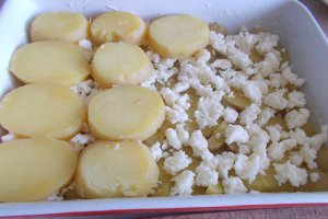 Budinca de cartofi si branza de burduf