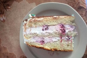 Desert tort cu crema de lime si mure