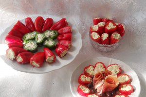 Aperitiv mini ardei umpluti cu branza