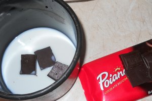 Desert cozonac cu fistic si ciocolata