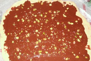 Desert cozonac cu fistic si ciocolata