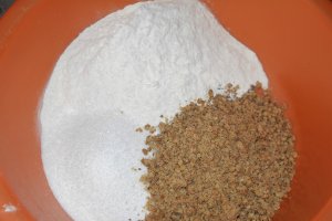 Desert prajitura cu foi cu nuca si crema de lime