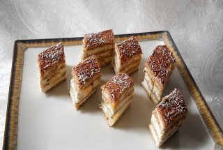 Desert prajitura cu foi cu nuca si crema de lime