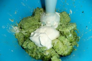 Aperitiv pasta de broccoli