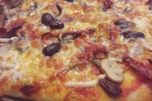 Pizza italiana adevarata