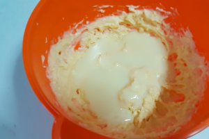 Desert prajitura cu foi de cacao si crema cu lapte condensat