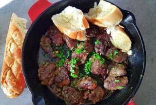 Sikotakia riganata (Ficatei de pui in stil grecesc cu lamaie si oregano)
