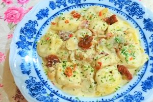 Tortellini cu pui, ciuperci si mascarpone