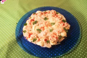 Aperitiv oua umplute pe pat de ciuperci (fara maioneza)