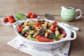 Salata cu paste si fasole