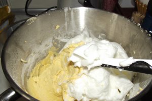 Desert prajitura cu crema de biscuiti si lapte condensat