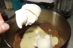 Desert prajitura cu crema de biscuiti si lapte condensat