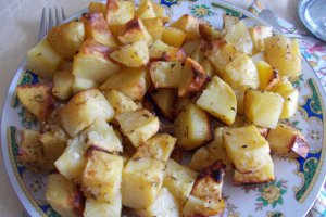 Cartofi aromatizati, la cuptor