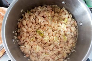 Piept de pui cu rosii uscate la soare si orez libanez cu fasole alba si branza Feta