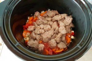 Gulas de vita la slow cooker Crock-Pot