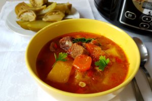 Gulas de vita la slow cooker Crock-Pot
