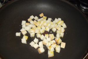 Aperitiv omleta cu crutoane