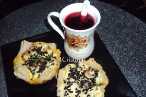 Aperitiv cosulete din foietaj