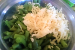 Felii de pui cu fasole verde