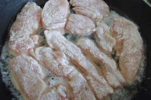 Piept de pui cu sos de smantana si muștar
