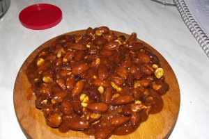 Desert prajitura cu caramel si krant de migdale