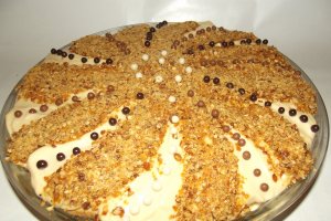 Desert prajitura cu caramel si krant de migdale