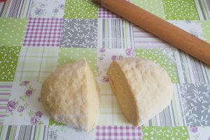 Aperitiv tarta de cartofi cu sunca si cascaval