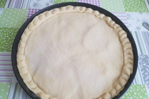 Aperitiv tarta de cartofi cu sunca si cascaval