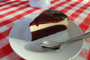 Desert brownie cheesecake