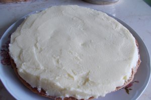 Desert tort cu capsuni si crema mousseline