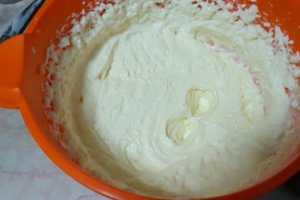 Desert tort cu morcovi si nuca