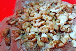 Desert blat de tort cu cacao si nuci