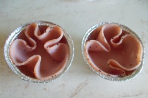 Aperitiv ochiuri in cuib de sunca