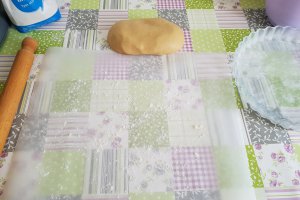 Desert crostata cu ricotta si marmelada de capsuni