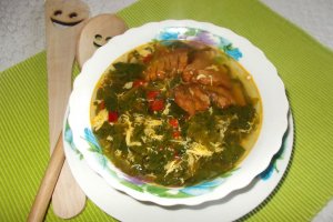 Ciorba de salata verde cu zdrente de ou