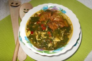Ciorba de salata verde cu zdrente de ou
